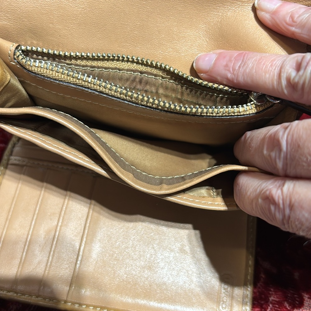 Coach trifold Signature “C” wallet - Picture 5 of 7